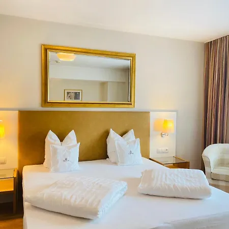 Malerhaus فندق 4*