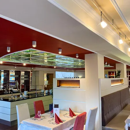 Malerhaus Hotel Fuegen