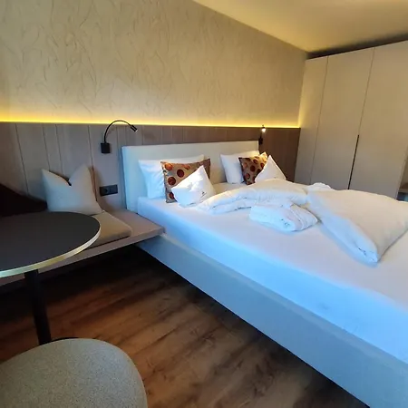 Malerhaus Hotel Fuegen