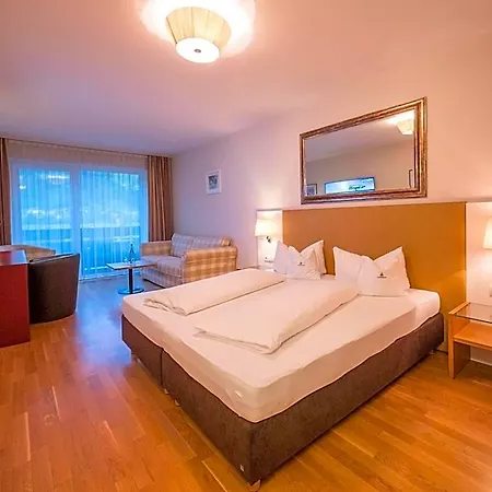 Hotel Malerhaus Fuegen