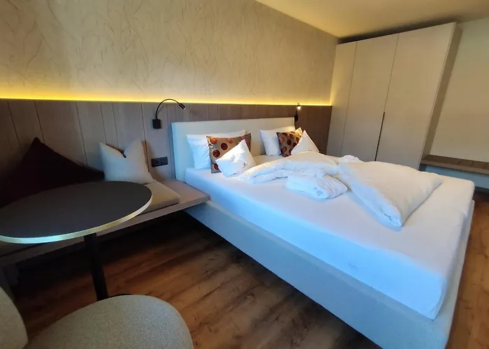 Malerhaus Hotell Fügen