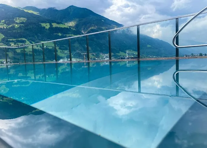 Malerhaus Hotel Fuegen